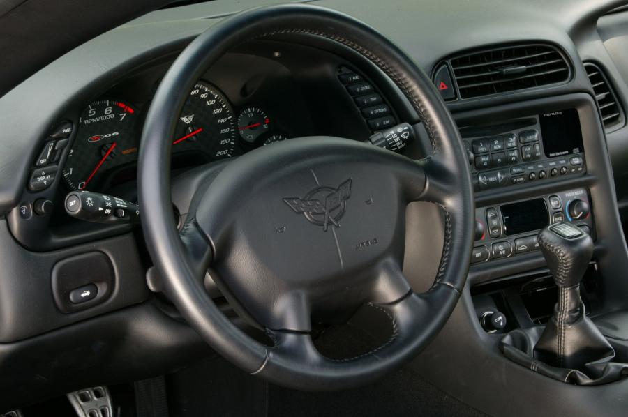  Chevrolet Corvette 1998 года  (фото 18 из 84)